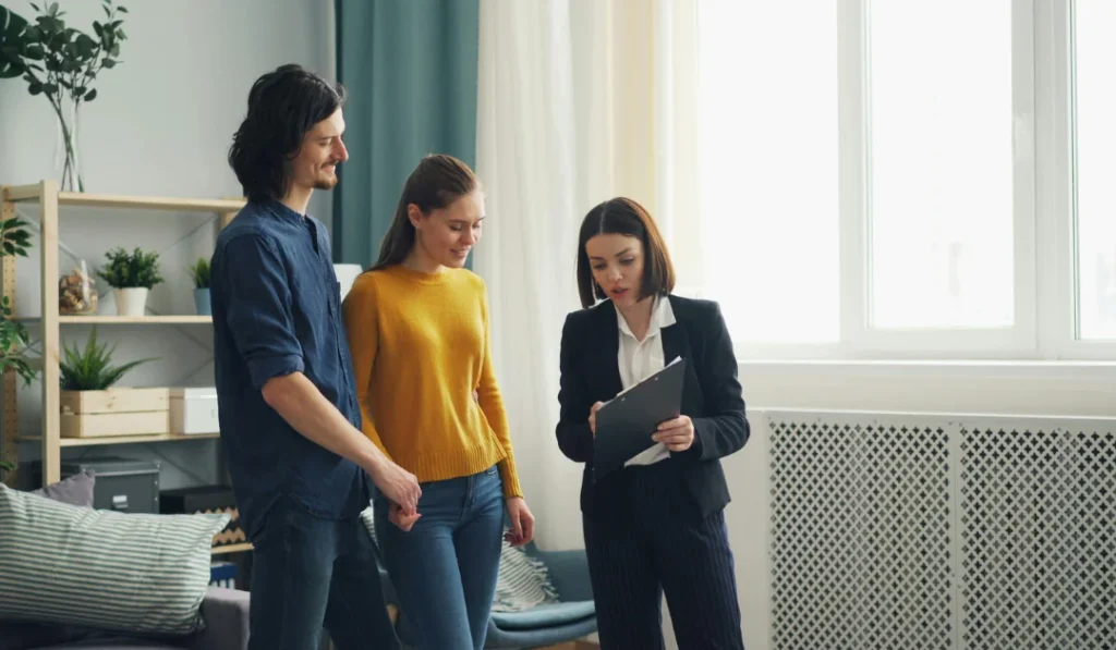 Définition de l’expert immobilier et présentation de ses rôles dans l’évaluation vénale, locative ou technique d’un bien.